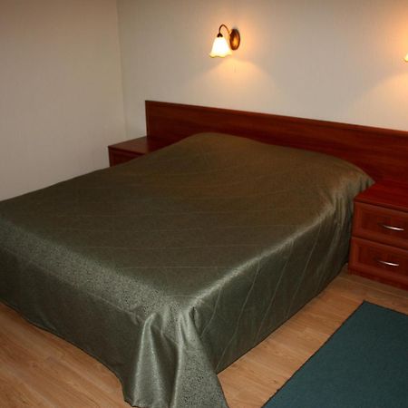 Mini-Hotel On Geroiv Energetykiv Street 18 Киев Екстериор снимка