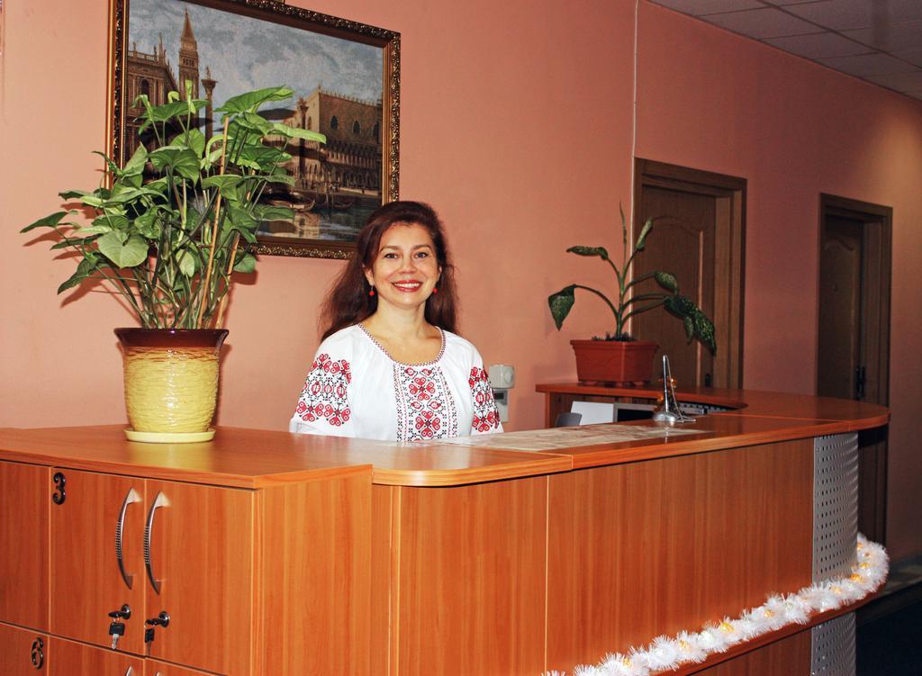 Mini-Hotel On Geroiv Energetykiv Street 18 Киев Екстериор снимка