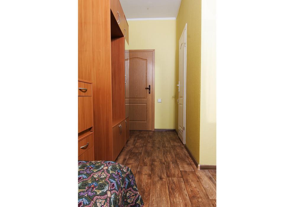 Mini-Hotel On Geroiv Energetykiv Street 18 Киев Екстериор снимка