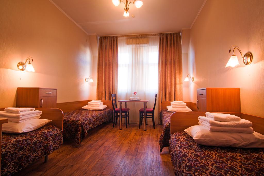 Mini-Hotel On Geroiv Energetykiv Street 18 Киев Екстериор снимка