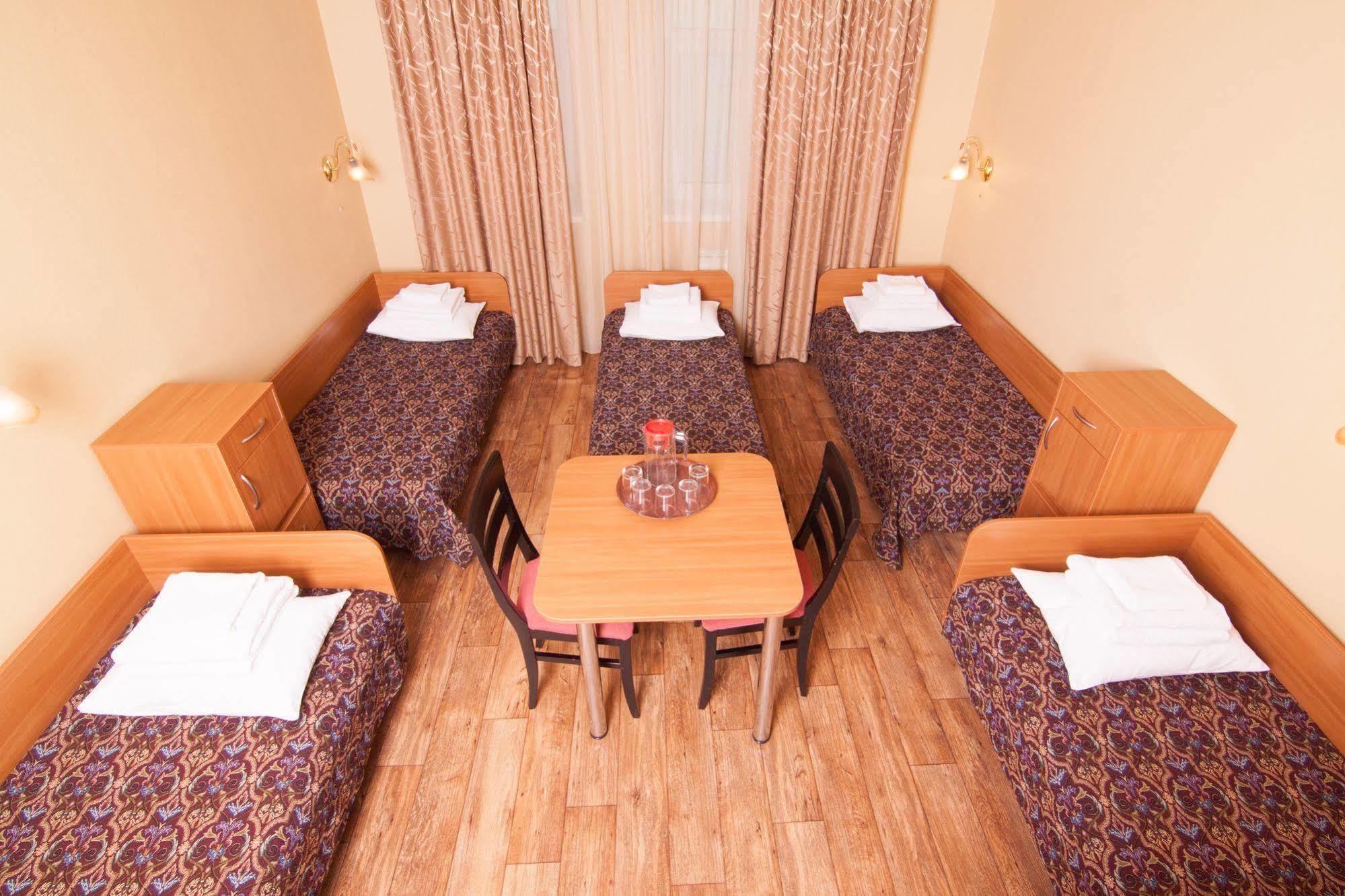 Mini-Hotel On Geroiv Energetykiv Street 18 Киев Екстериор снимка